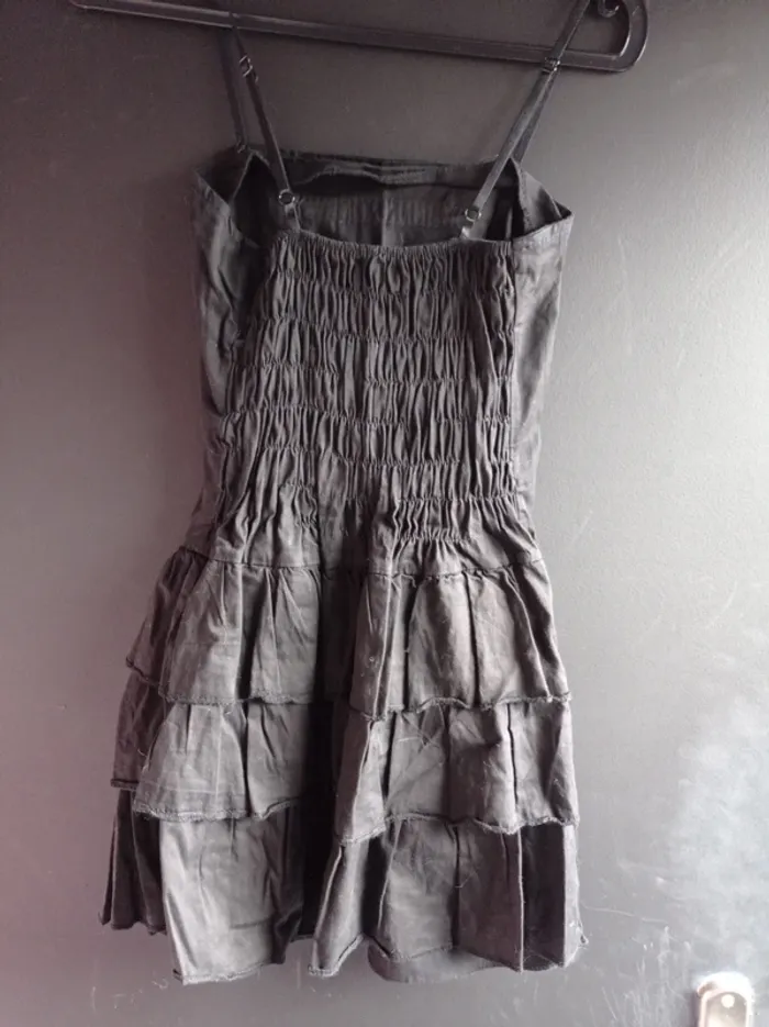 Robe noire - photo numéro 2