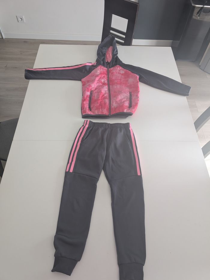 Ensemble fille 9 ans - très bon état