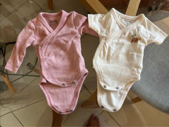 Lot de deux bodies