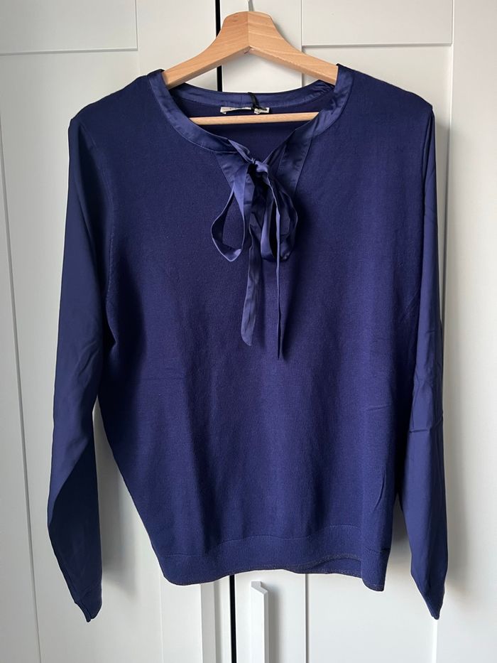 Magnifique top Elora neuf taille 2 , 38, M