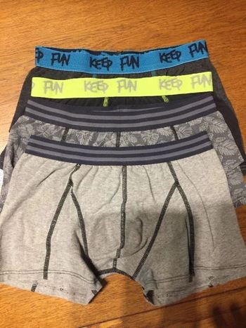 Lot 4 boxers taille S