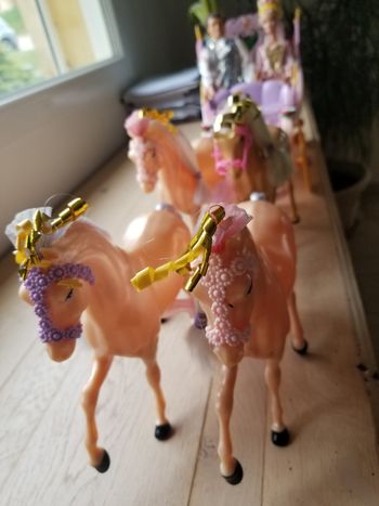 caleche Barbie + prince + princesse