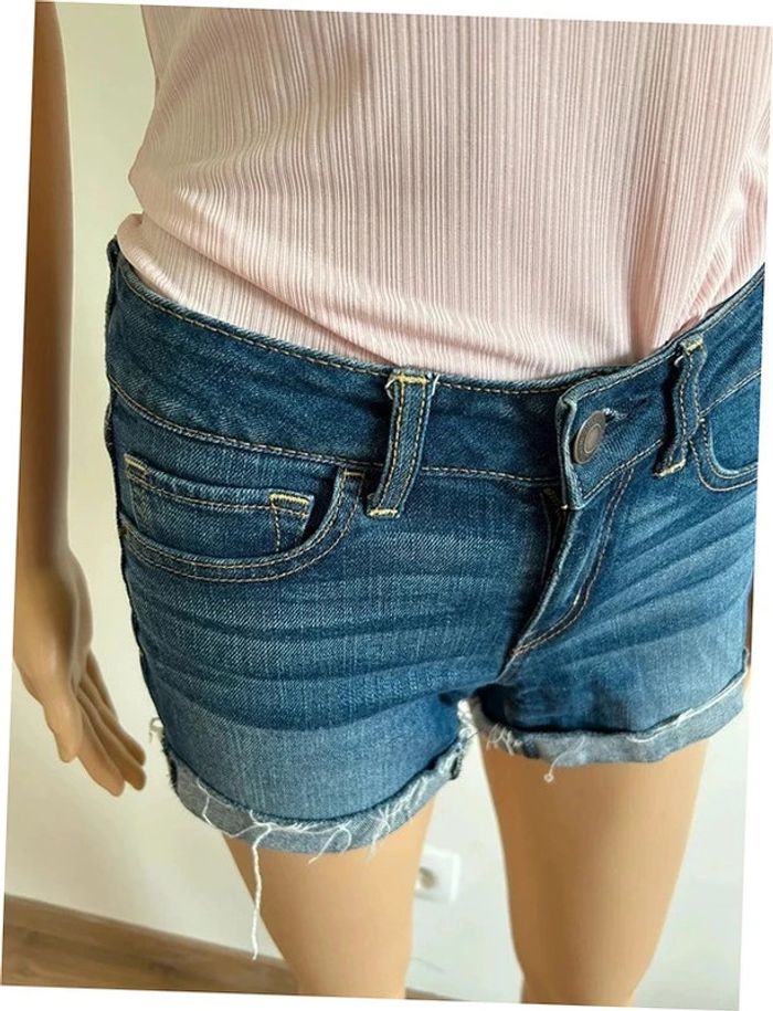 Short court bleu en jean American Eagle taille 0 TBE - photo numéro 5