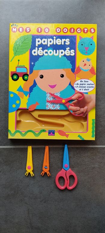 Livre mes 10 petits doigts papiers découpés