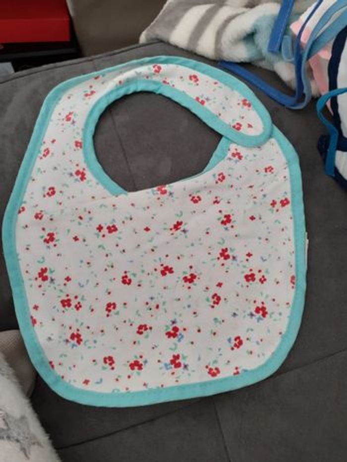 Bavoir - photo numéro 1