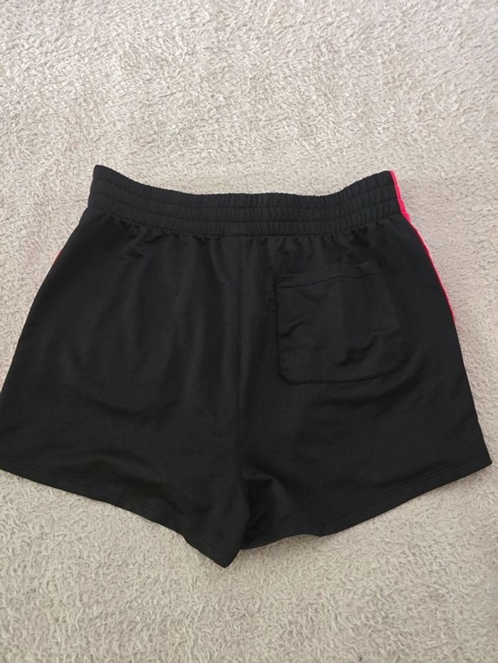Short neuf 🍒Victoria secret🍒modèle Pink Taille L/40 - photo numéro 2