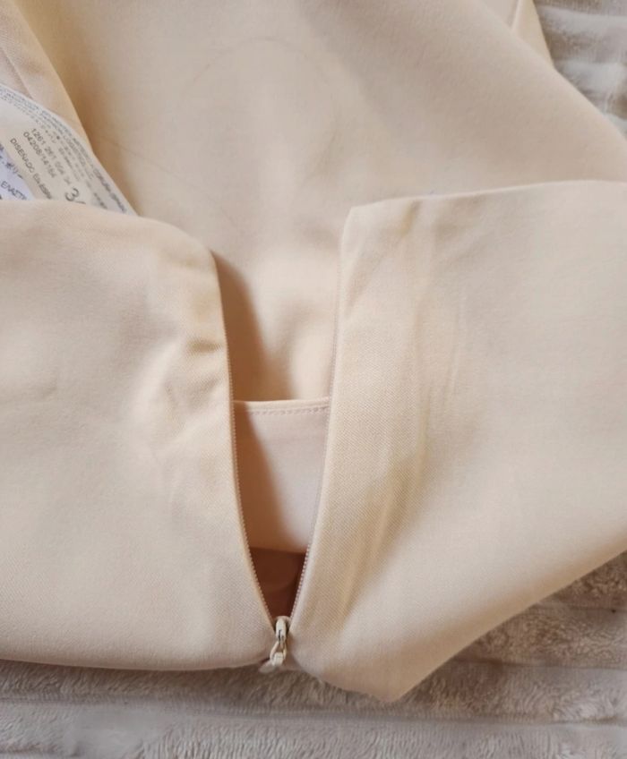 Jupe courte Stradivarius crème – Taille 34, neuve - photo numéro 3