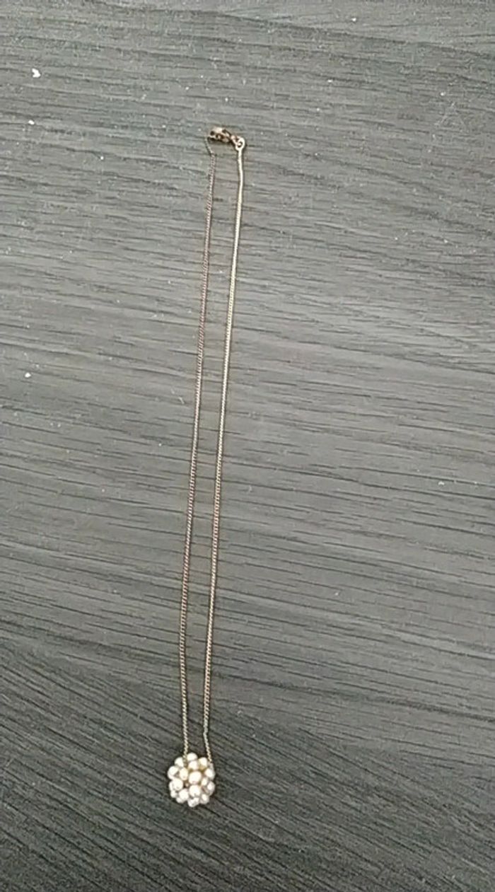 Chaîne avec pendentif perle