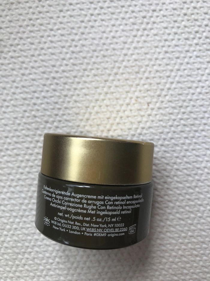 Crème yeux correction rides contient du retinol encapsule - photo numéro 4