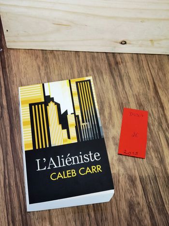 D4307 - livre " l'aliéniste" de Caleb Carr