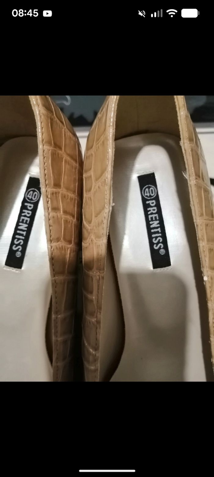 Jolie paire d'escarpins vintage Prentiss beige effet croco. Taille 40 - photo numéro 7