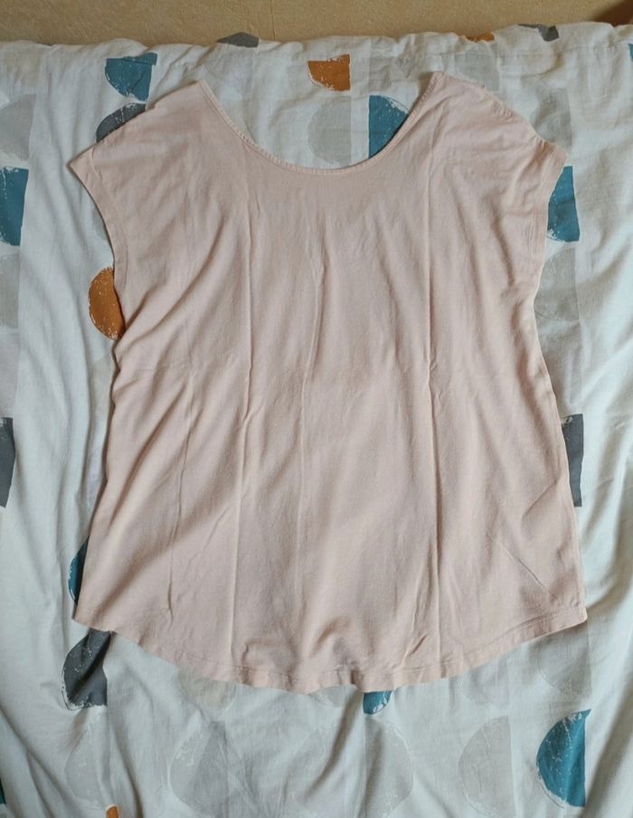 Tee-shirt avec dos en dentelle