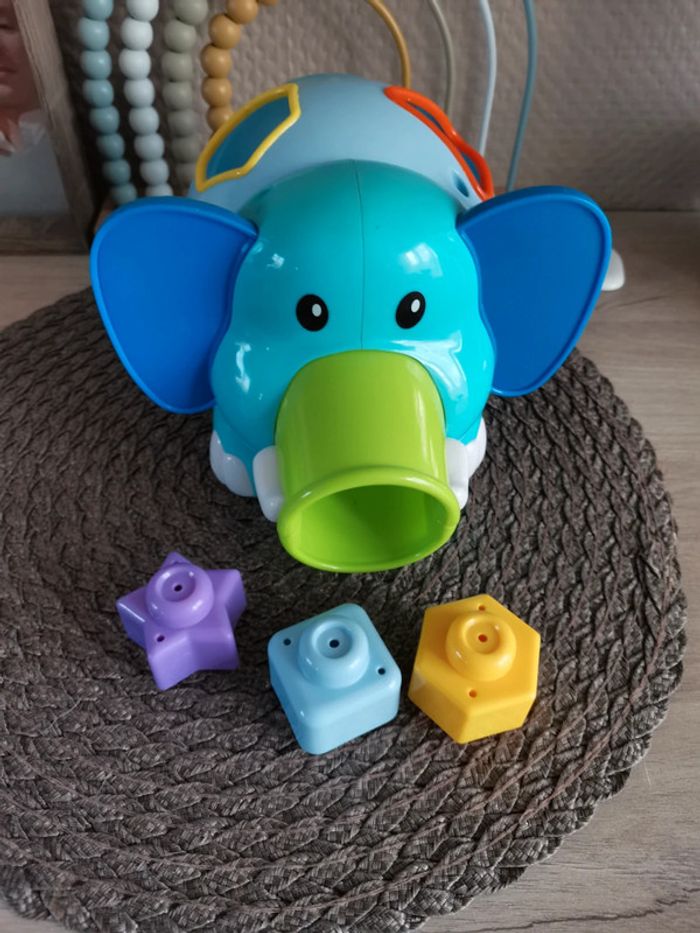 Jouet elephant formes