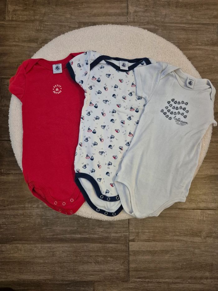 Lot de 3 bodies manches courtes petit bateaux