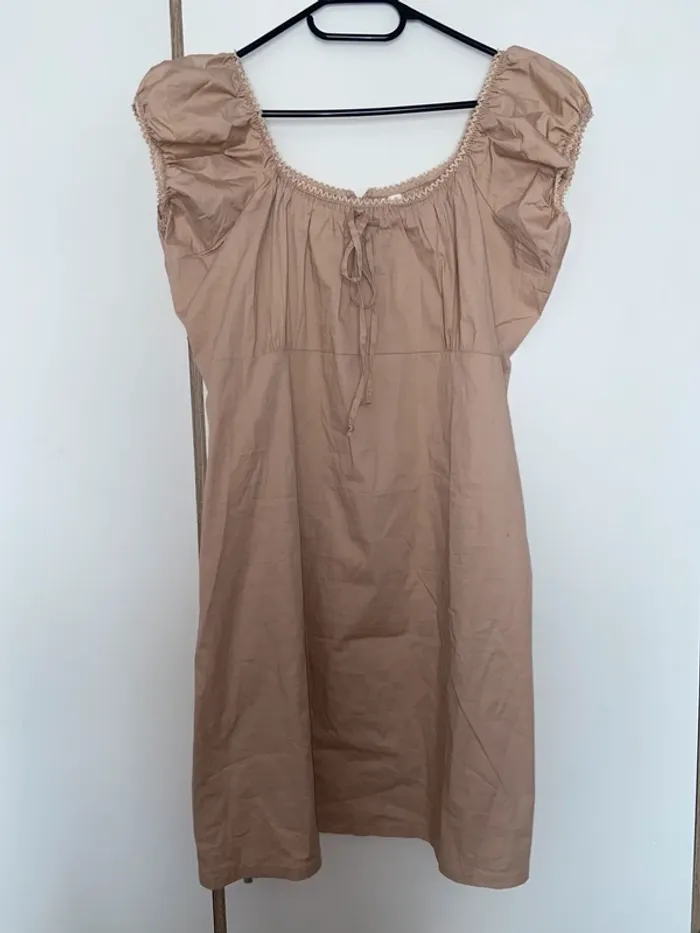 Robe beige - photo numéro 3