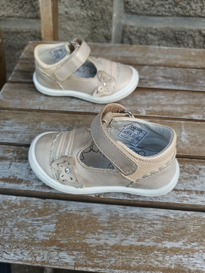 Babies sandales neuves 🏷 taille 21 achetées 35€ - photo numéro 5
