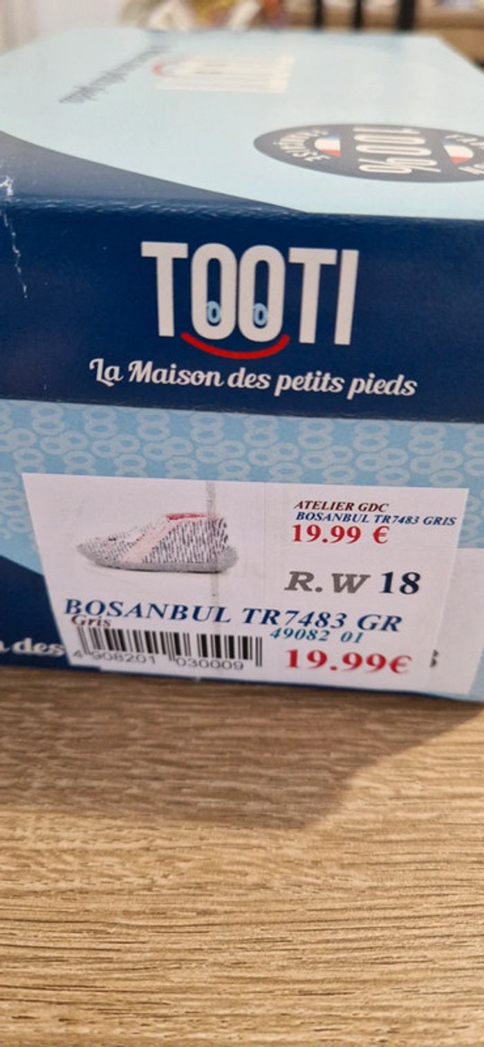 Chausson bébé taille 18 - photo numéro 7