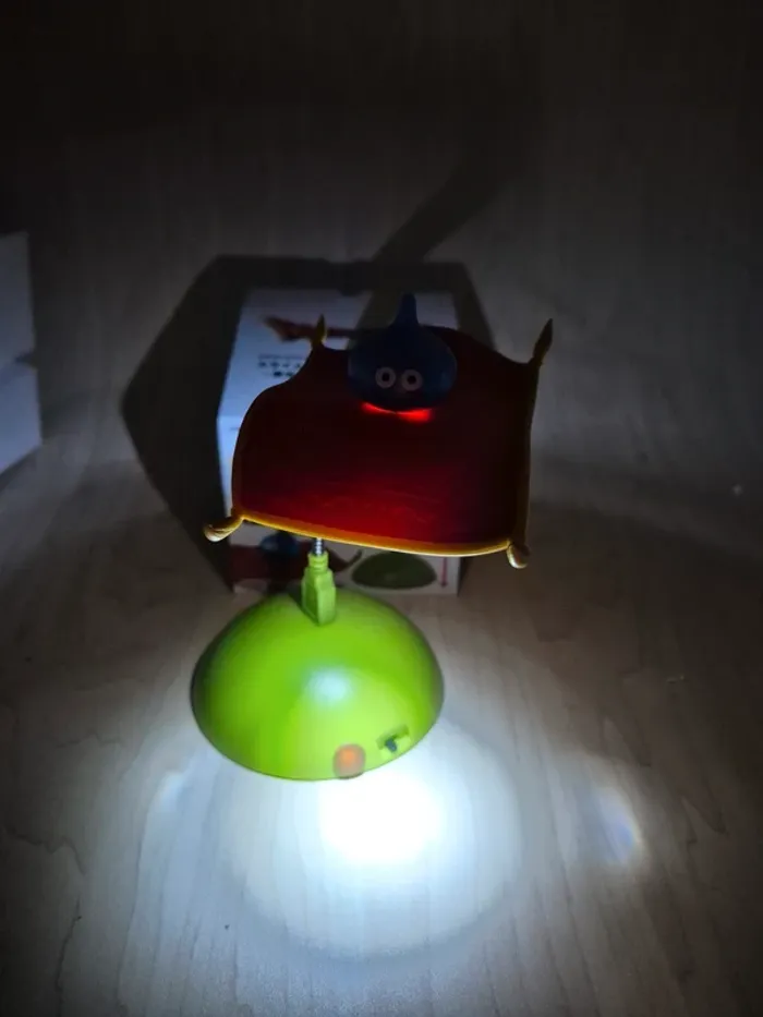 Figurine lumineuse Dragon Quest Slime tapis volant - photo numéro 13