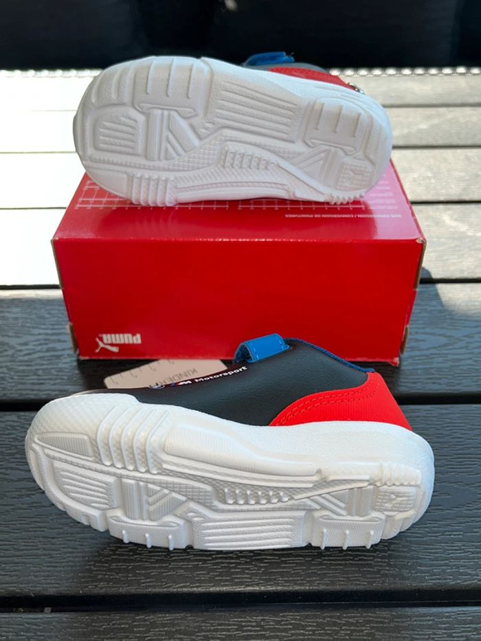 Baskets Puma BMW enfants Neuves Taille 21 - photo numéro 5