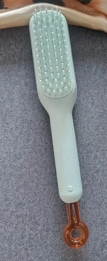 Brosse à cheveux magique