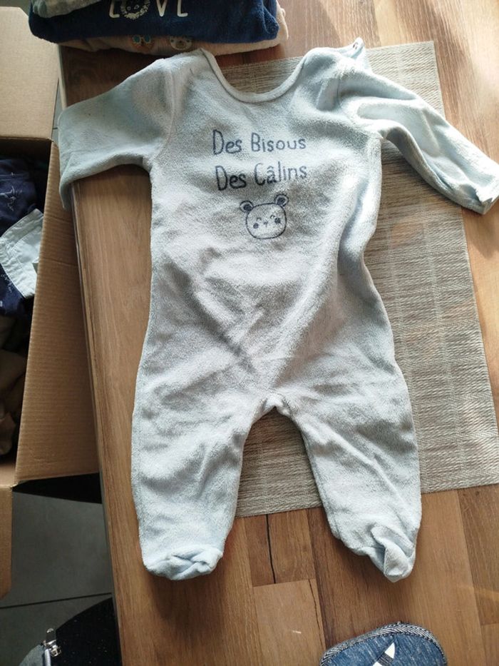Vends pijama taille 3 mois