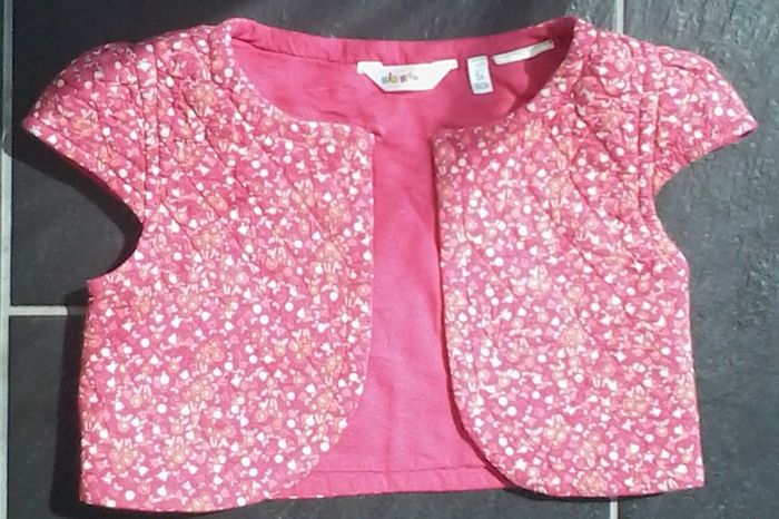 Gilet sans manches fleuri fille 3 ans - photo numéro 1