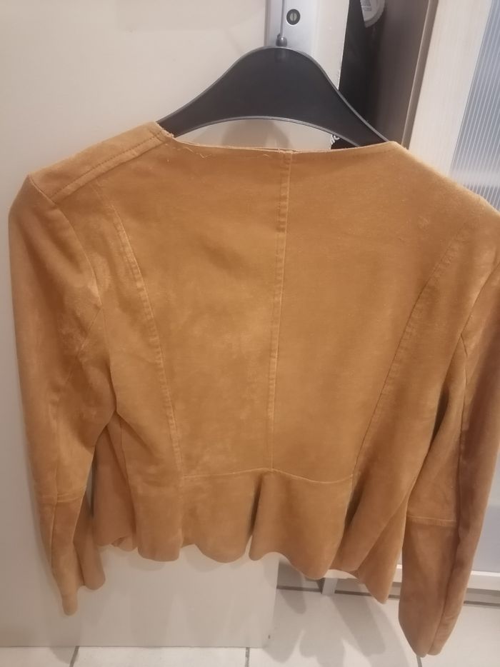 Veste femme  daim neuve 38 cache cache - photo numéro 2