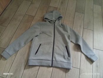 Veste zippée à capuche