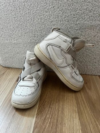 Nike air force one model limitée pointure 26