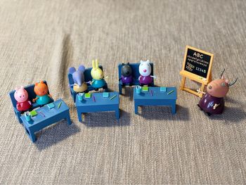 Classe d’école de peppa pig complet