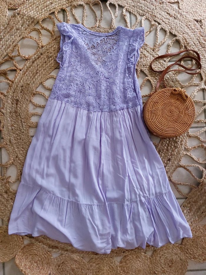 Robe lilas dentelle - photo numéro 3