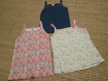 Lot 3 débardeurs Petit Bateau 10 ans