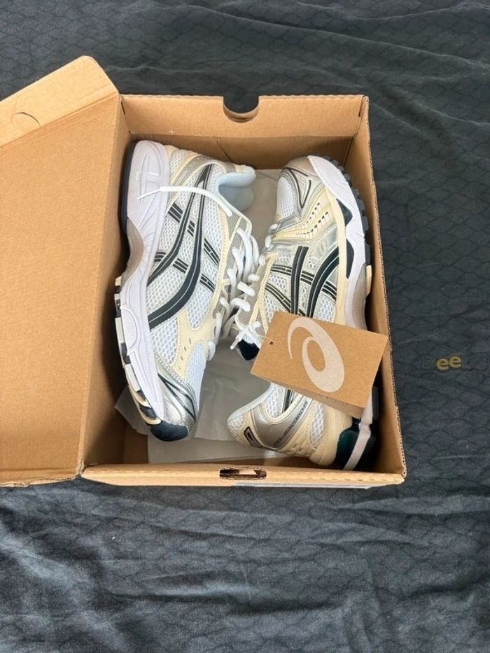 Asics Gel-Kayano 14 Taille 39 - photo numéro 4