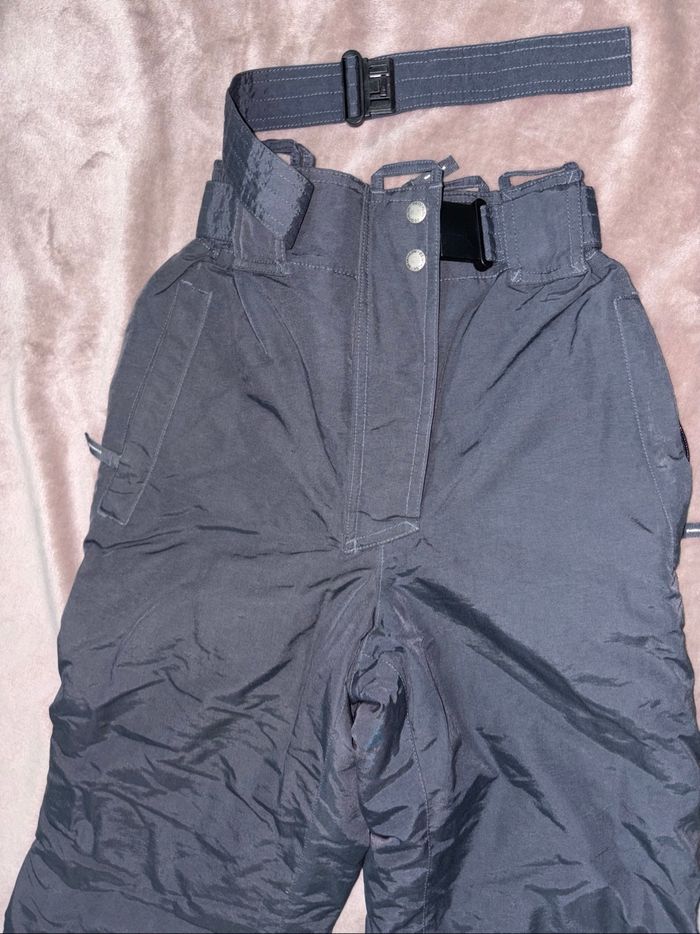 Pantalon de ski noir taille 12 ans Quechua en très bon état. - photo numéro 3