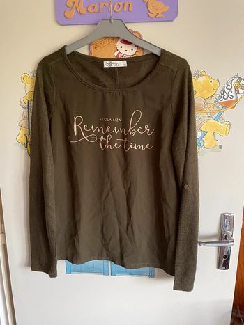 Tee shirt à manches longues kaki à motifs, taille Xs, marque Lola Liza.