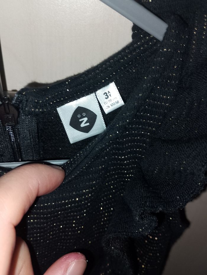 Robe noir effets brillant - photo numéro 3