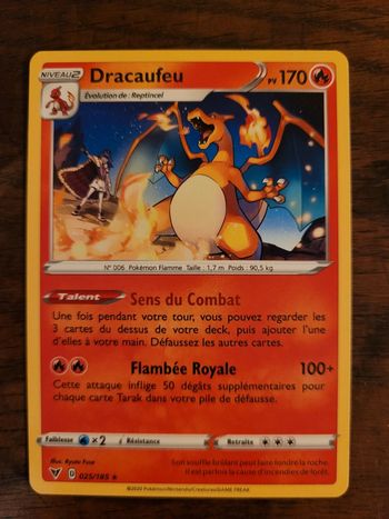 Vends carte pokemon dracaufeu 025/185 voltage éclatant