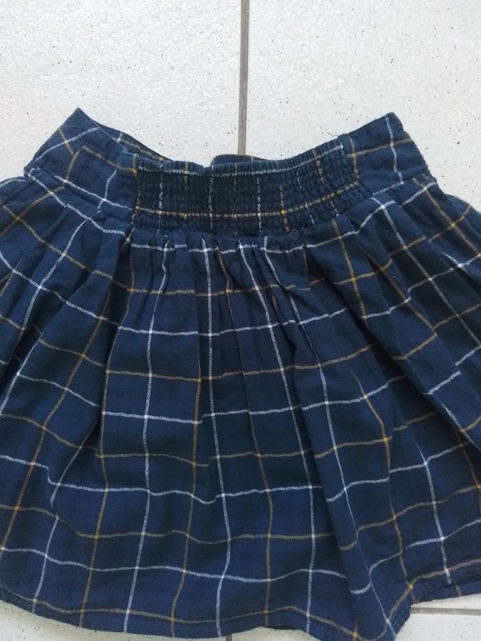 Jupe plissée doublée. Taille 8ans - photo numéro 2