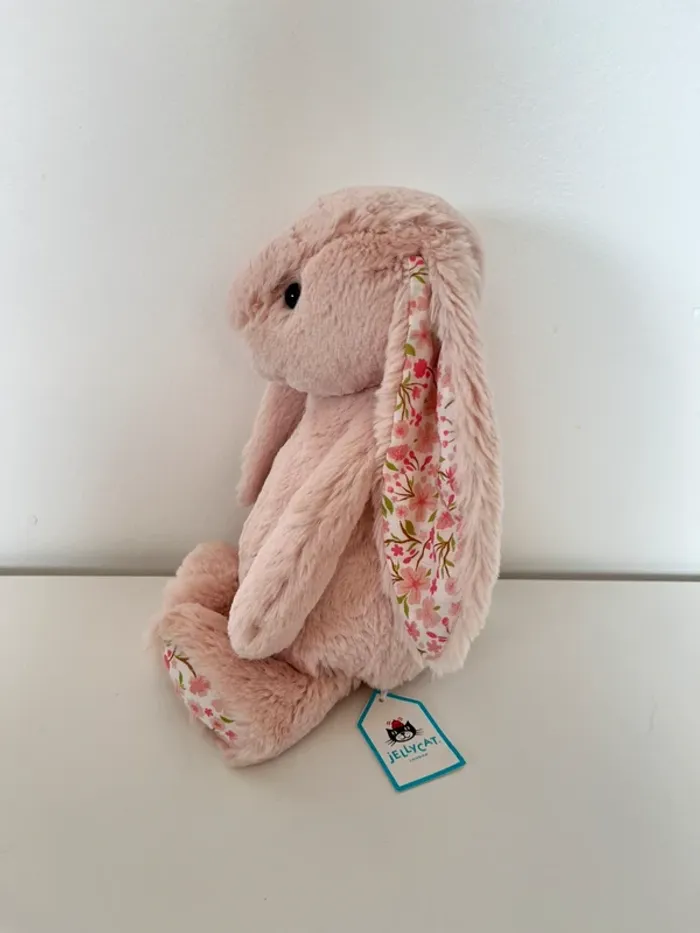 Medium blossom blush cherry bunny Jellycat - photo numéro 2