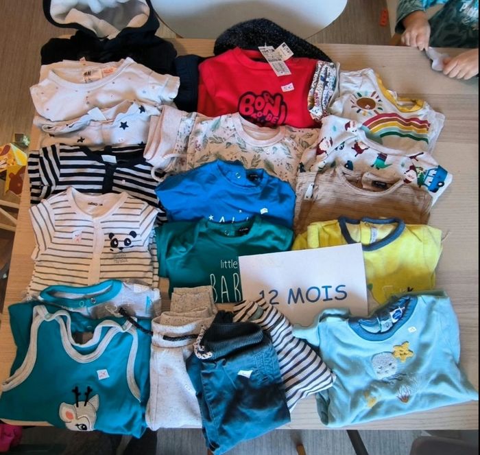 Lot 23 pièces mec 12 mois