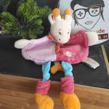 Doudou plat girafe rose rouge bleu orange Maé Baby Nat  Nat' #geektradedoudou