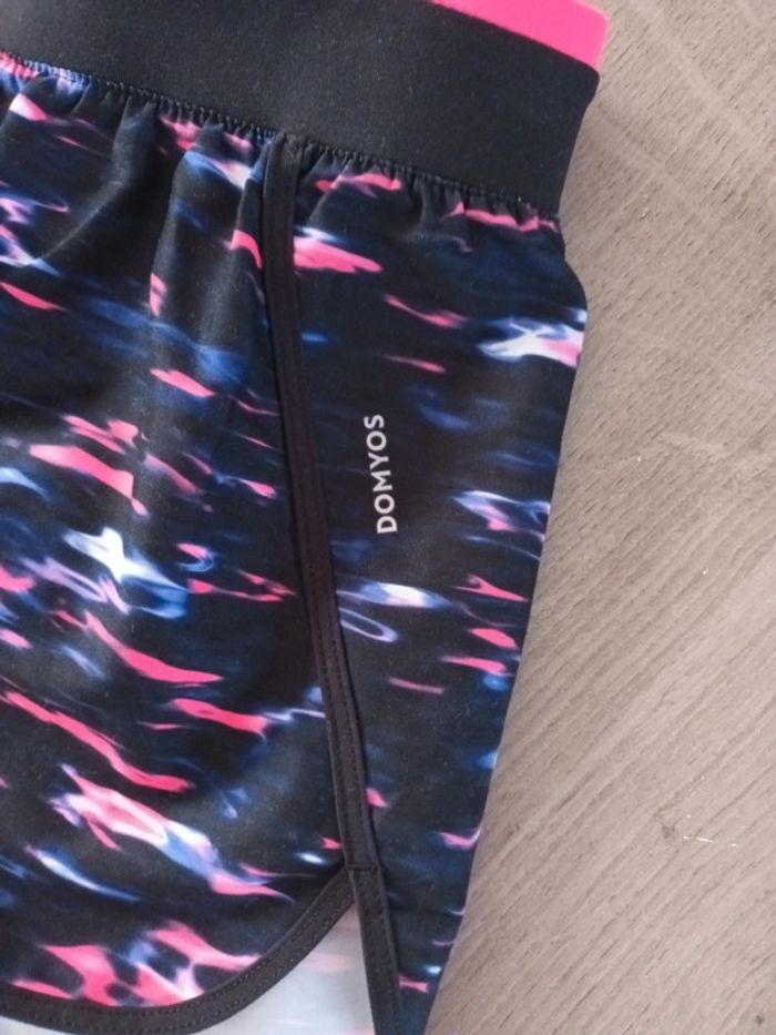 Short fille - photo numéro 2