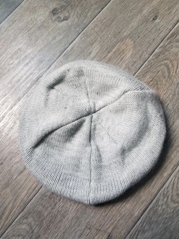 Berret en laine taille 6/12 mois très bon état