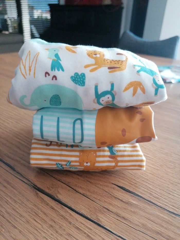 3 pyjamas été mi-saison 1 mois - photo numéro 8