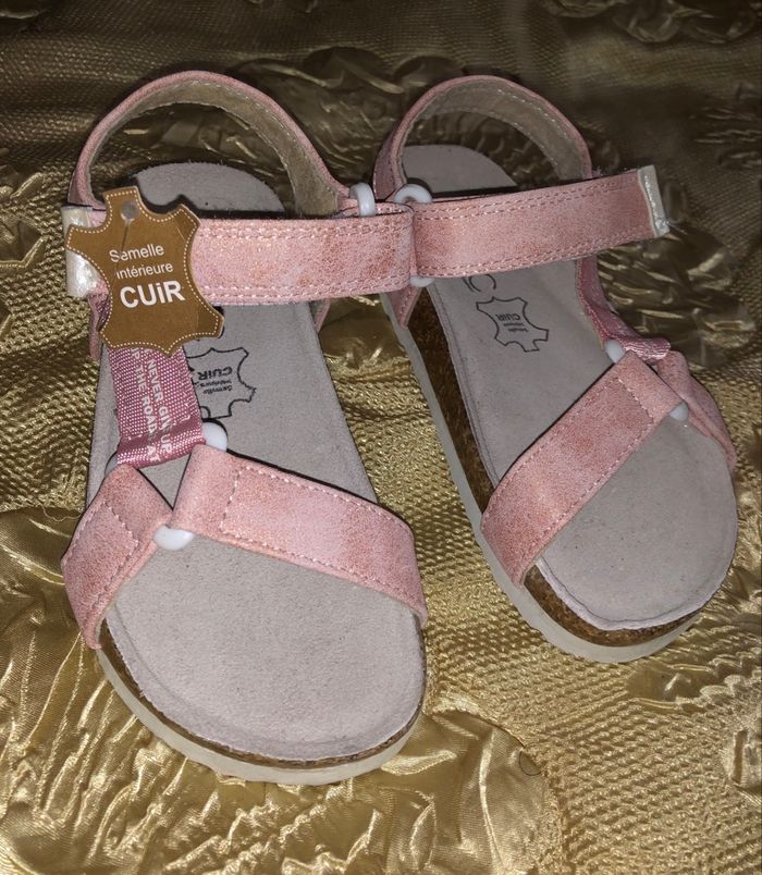 Sandale en cuir taille 26 rose pailletés - photo numéro 1