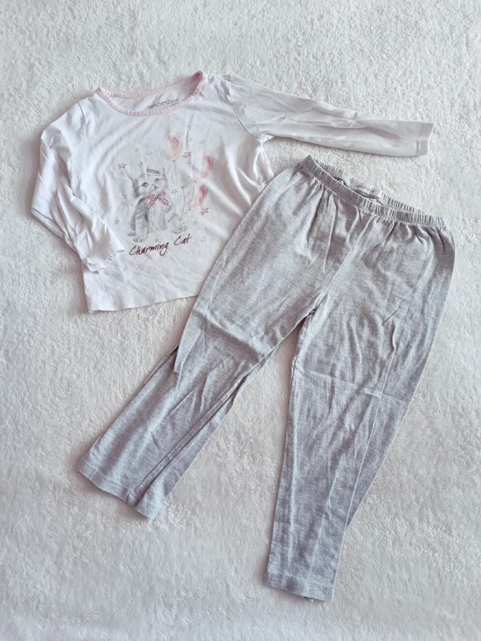 Pyjama chat 4 ans