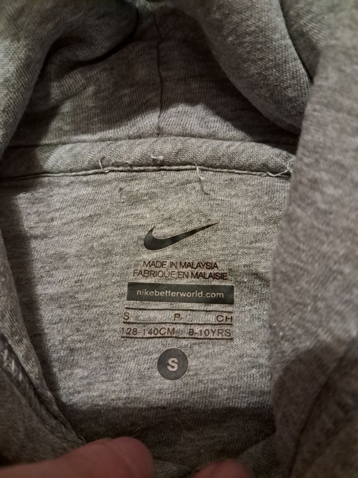 Sweat nike 8/10 ans - photo numéro 2