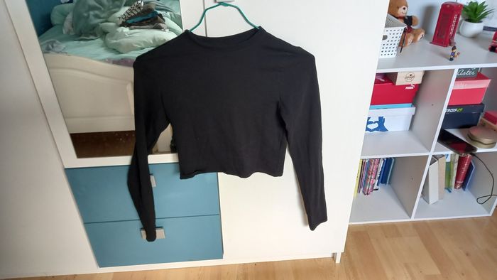 Top noir - photo numéro 2