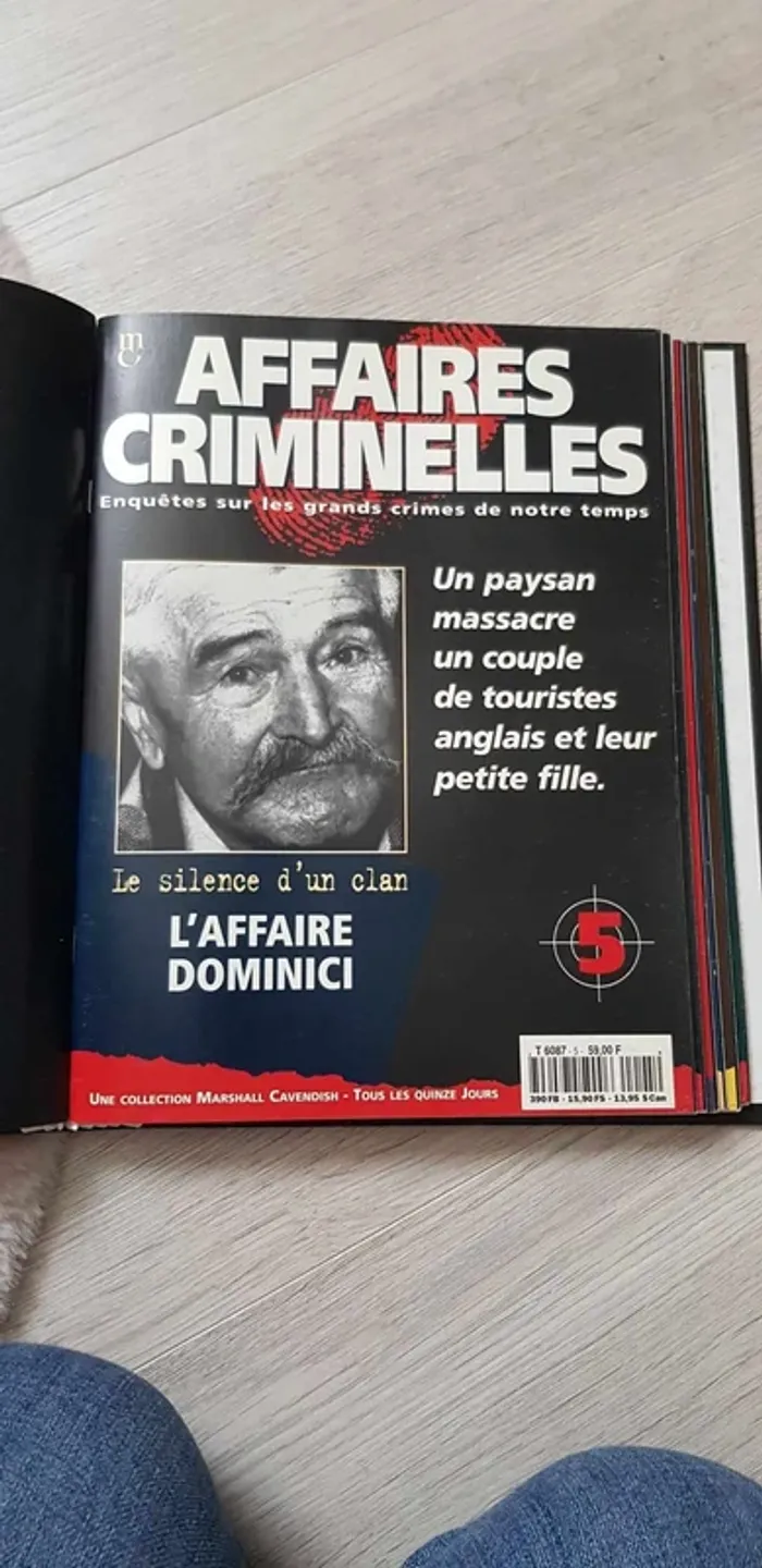 Lot de 2 collections classeur "Affaires criminelles" - photo numéro 6