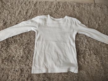 Tee-shirt manches longues ou maillot de corps taille 4-5 ans